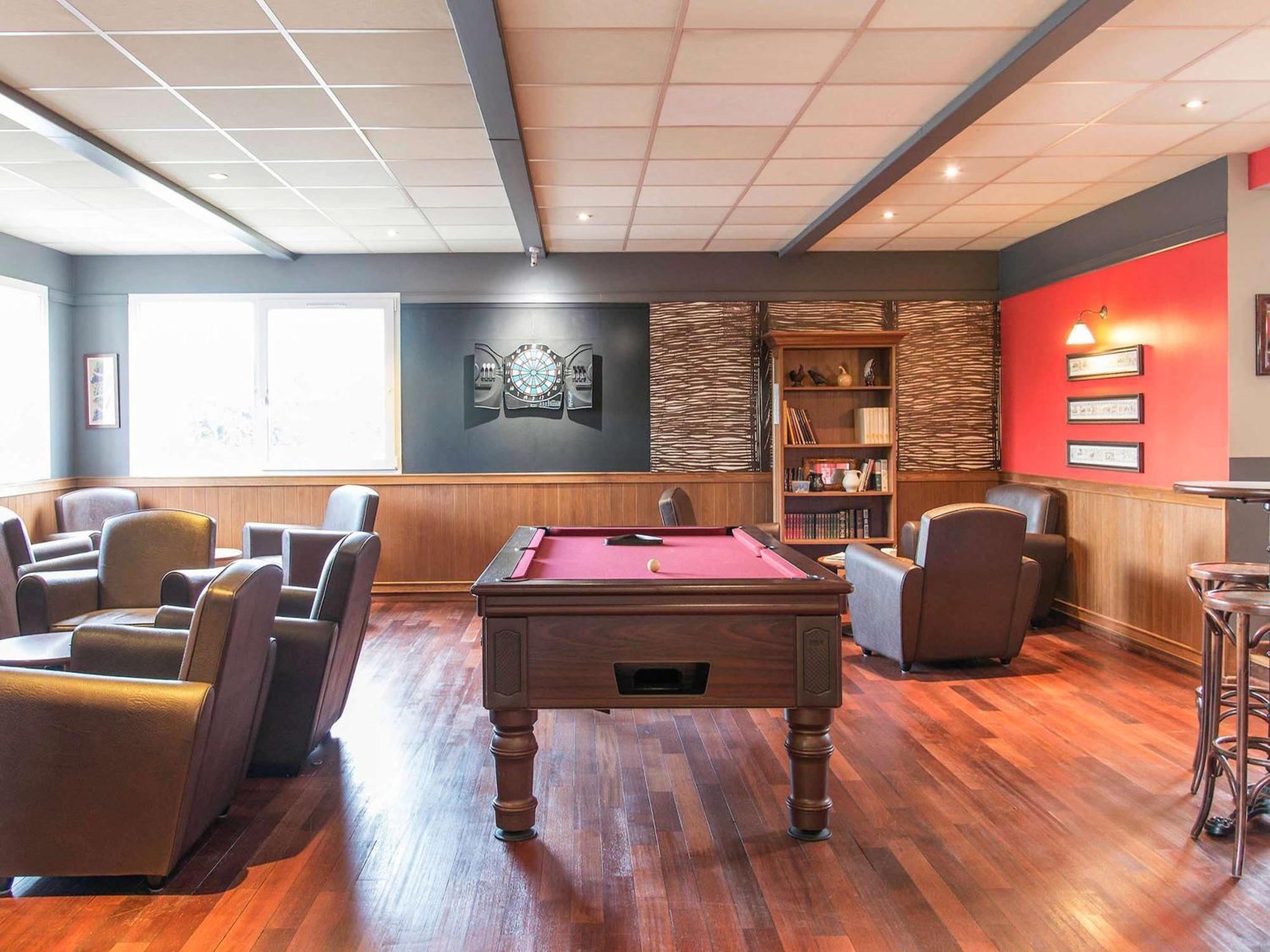 Ibis Falaise Coeur De Normandie Hotel 3*
